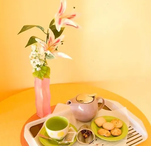 21 Bed & Breakfast *