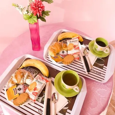 21 Bed and breakfast *