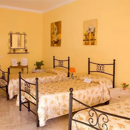 21 Bed & Breakfast *