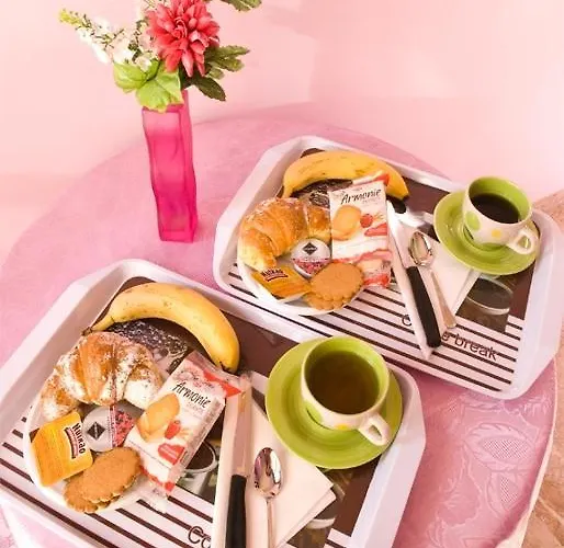 21 Bed and Breakfast *