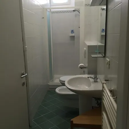 21 Bed & Breakfast *